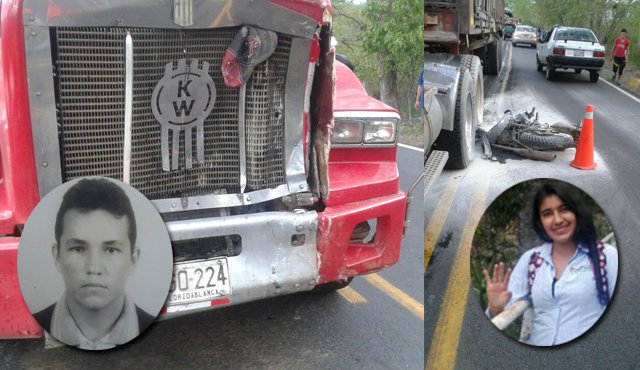 Los cuerpos de Ríos Luis Oviedo y de Carmen Karina Rico Villán, quedaron tendidos en la carretera tras impactar de frente contra una tractomula que viajaba hacia Astilleros. Las autoridades investigan el hecho. Cortesía