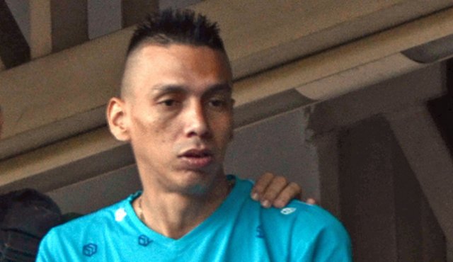 Edwin Gerardo Ibarra Clavijo, a su salida ayer del Palacio de Justicia tras ser condenado. Rodrigo Sandoval
