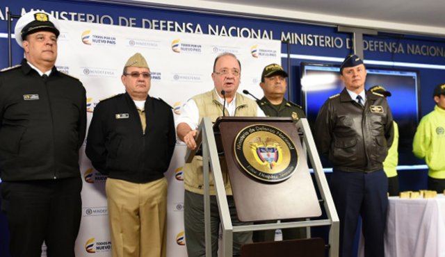 El ministro de Defensa Luis Carlos Villegas dijo que en materia de narcotráfico hay mucho por hacer, pero también se evita mucho cuando se incautan 300 toneladas de cocaína en lo que va de 2016, siendo la cifra más alta en la historia. Colprensa