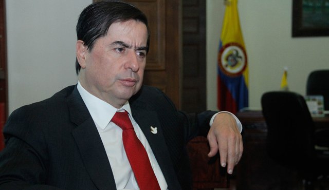 Cristo lamenta que el Centro Democrático no tenga una posición definida sobre lo que quiere con el nuevo acuerdo, y sostiene que fueron ellos mismos quienes se negaron a sentarse a hablar con las Farc. Colprensa