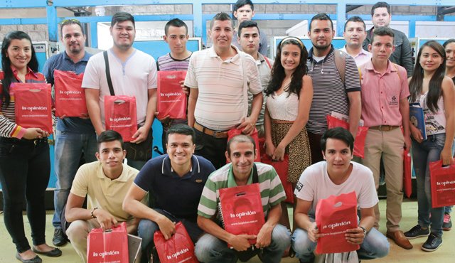 Los jóvenes visitaron las instalaciones del diario de los nortesantandereanos. Obando