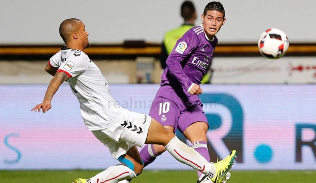 El volante cucuteño James Rodríguez fue protagonista ayer con el Real Madrid, al aportar el tercer gol en la goleda 7-1 a la Cultural Leonesa de la tercera división, en una jornada más por la Copa del Rey. Realmadrid.com