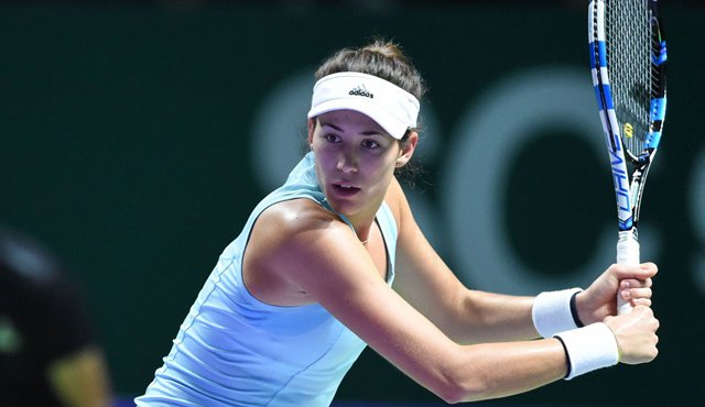La española-venezolana Garbiñe Muguruza le dijo adiós ayer al Masters femenino de la WTA, al caer ayer ante la polaca Agnieszka Radwanska. AFP
