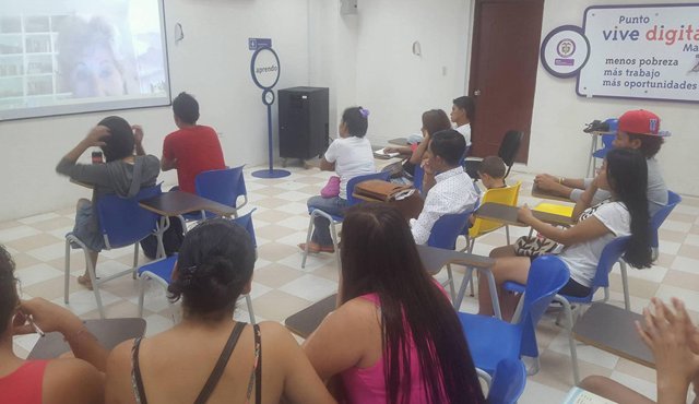 Los jóvenes participaron en una videoconferencia con Gloria Triana sobre formación de cine documental colombiano. Cortesía