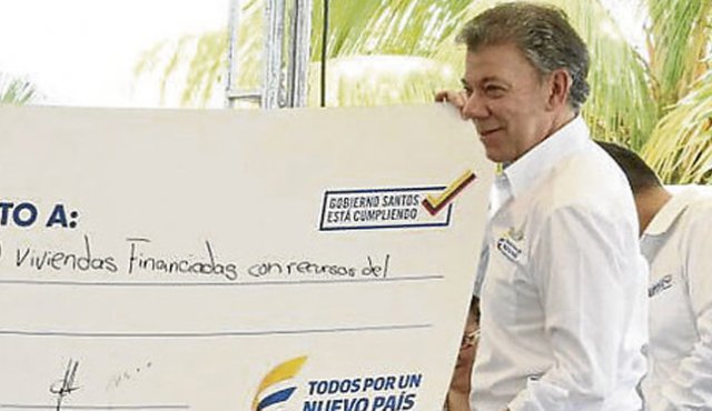 Juan Manuel Santos le salió al paso a las declaraciones que hizo su vicepresidente sobre la Reforma Tributaria. Archivo