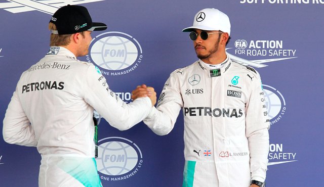 Su compañero Rosberg se quedó con el segundo lugar en la carrera y el holandés Max Verstappen completó el podio. AFP