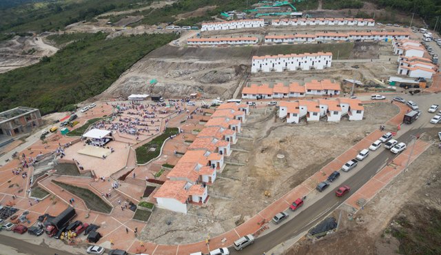 El gobernador William Villamizar se comprometió a construir la casa del adulto mayor y la casa de la cultura en el nuevo casco urbano del municipio. Juan Pablo Cohen