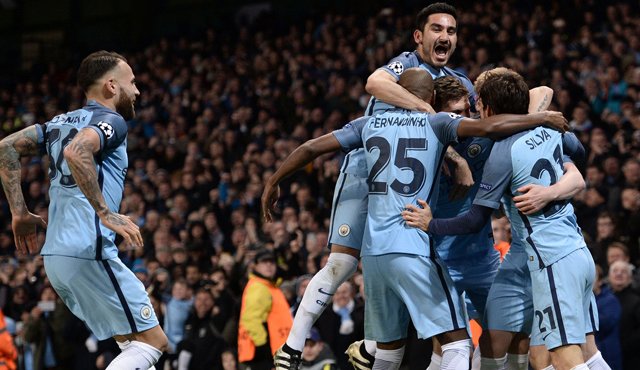 Con dos goles de Ilkay Gundogan, el Manchester City encontró ayer nueva vida en un partido que le pintaba tan negro como el anterior ante el Barcelona, y los dirigidos por Guardiola terminaron imponiéndose con autoridad por 3-1. AFP