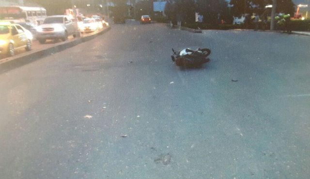 Diego Armando habría chocado inicialmente contra un Chevrolet Aveo y posteriormente fue embestido por un camión Ford. Cortesía