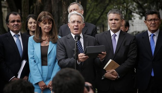 El comunicado está firmado por el líder del uribismo, el exprocurador, la exministra Marta Lucía Ramírez, Diana Sofía Giraldo, el pastor Jhon Milton Rodríguez, Claudia Castellanos, Rafael Nieto, Vicente Torrijos y Rafael Guarín. Colprensa