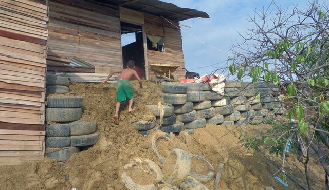 En el asentamiento Guadalupe, en el norte de Cúcuta, donde habitan unas 200 familias, uno de los problemas graves es la erosión del terreno sobre el que están construidas las viviendas. Mario Caicedo