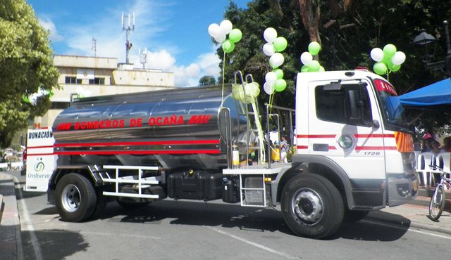 El vehículo fue entregado a los Bomberos en un acto público que se cumplió en el parque 29 de Mayo. Javier Sarabia