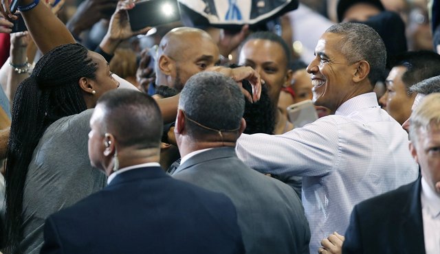 Barack Obama dijo que la votación anticipada ha aumentado entre los hispanos, pero no entre los negros. AFP