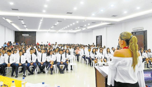 Los alumnos y docentes de los colegios agradecieron la oportunidad que tuvieron de fortalecer sus conocimientos pues esto les permitirá mejorar sus resultados académicos. Cortesía