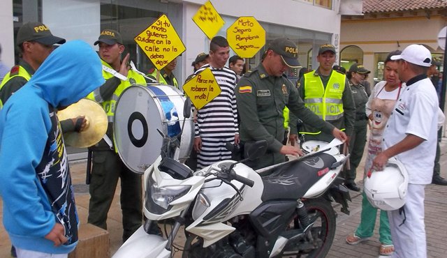 La actividad se cumplió frente al parque Águeda Gallardo de Pamplona, uno de los puntos más transitados del municipio, Roberto Ospino