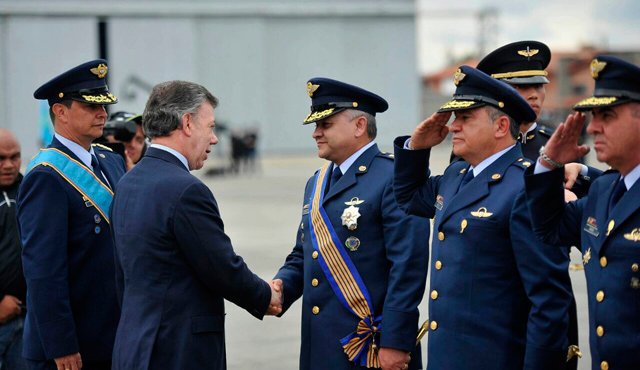 Durante la conmemoración este sábado de los 97 años de la Fuerza Aérea Colombiana (FAC), Santos recordó la conversación telefónica con Trump. Colprensa
