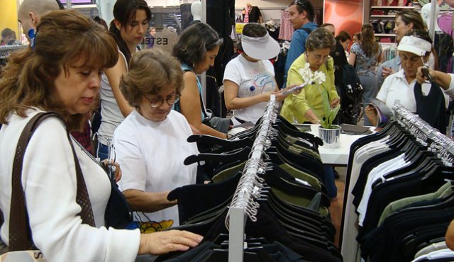 Según la encuesta de fenalco, el 45% de los comerciantes del país aseguró que las ventas durante el mes de los disfraces no aumentaron en relación a igual periodo del año anterior. Colprensa