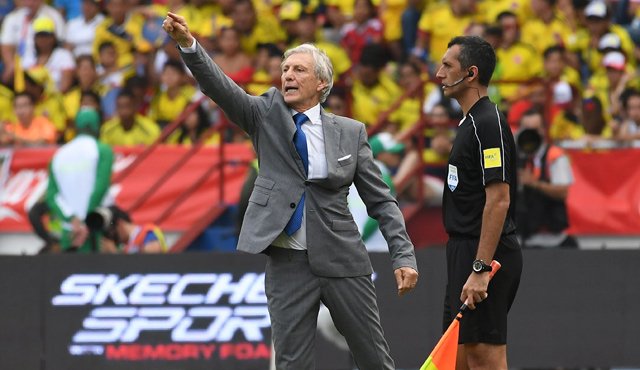 Pékerman analiza dejar en el banco al delantero Miguel Borja, para apostar en este trascendental partido por el goleador del Mónaco Radamel Falcao García. AFP