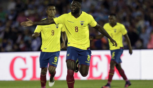 A Ecuador le restan cuatro juegos de local, y con ellos quiere sellar su clasificación a Rusia-2018. Sus rivales directos en la recta final de la eliminatoria serán Colombia, Chile y Argentina. AFP