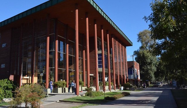 Una delegación de 13 universidades chilenas llegarán a Colombia para presentar oficialmente su marca sectorial de la educación superior. Learn Chile