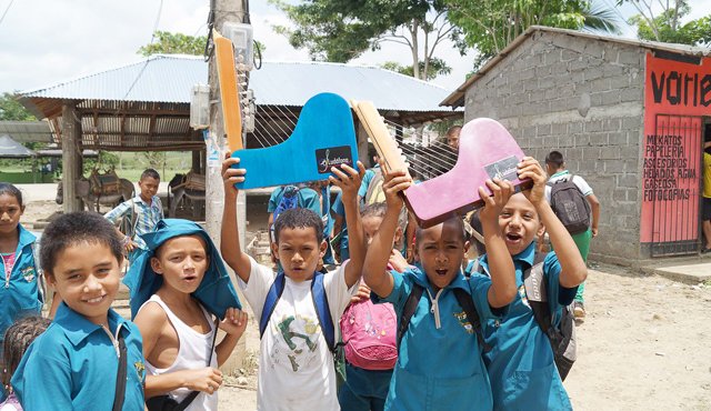 Los niños son los más beneficiados con esta creación, pues su gusto por la música se puede dar de una manera más fácil. Colprensa
