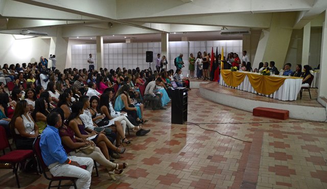 Laa mujeres recibieron certificación en sistemas y manejo de redes, luego de haber hecho un curso durante 10 semanas. Rodrigo Sandoval
