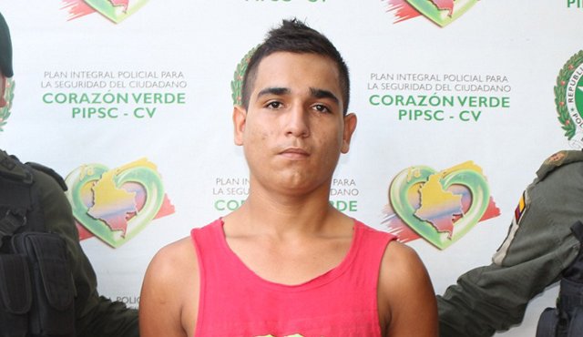 Alexander Torres Pacheco portaba el arma con la que minutos antes habrían atracado y herido a los dos hermanos. Suministrada