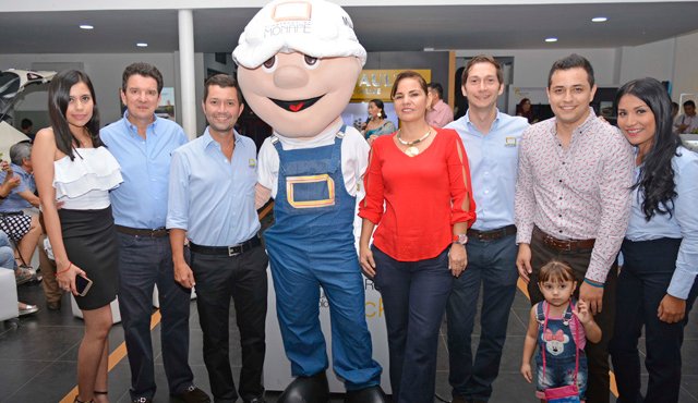 Alba Vera, Luis Miguel Morelli, Álvaro Morelli, Isabel Álvarez, Juan Sebastián Morelli, Sergio Pérez y Johana Urón.. Edinsson Figueroa