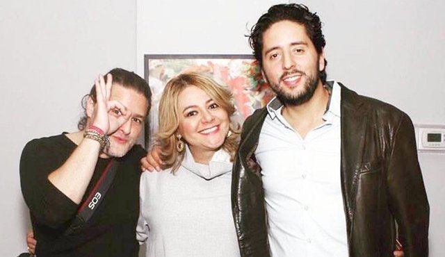 En la imagen el cucuteño Luis Germán Gómez García Herreros ‘Luigerman’; Jen Saavedra, jefe de prensa del Consulado de Colombia en Nueva York y Adrián Manzano, escritor y fotógrafo. Cortesía