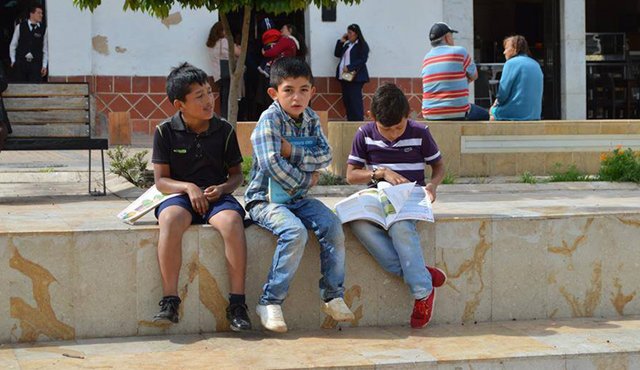 La actividad se cumplió en el parque Águeda Gallardo. Allí se intercambiaron libros y se fomentó la lectura en los hogares de los pamploneses. La Opinión