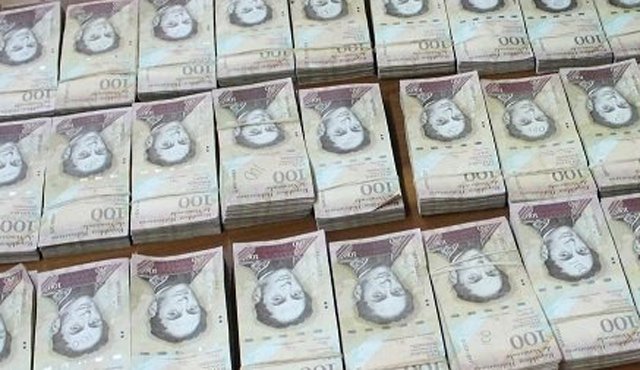 El billete de 20.000 forma parte de una emisión progresiva de más altas denominaciones, que arrancará el próximo 15 de diciembre, anunció este domingo el Banco Central (BCV) en un comunicado. Archivo