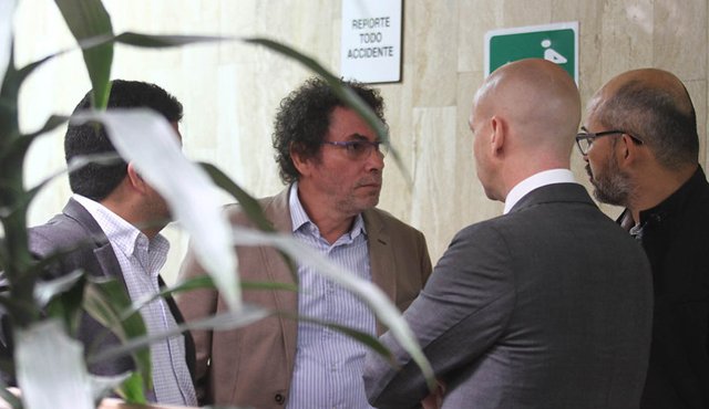 En la gráfica se observa a ‘Pastor Alape’ quien por las Farc integra la Comisión de Seguimiento, Impulso y Verificación de los Acuerdos de Paz en Colombia. Colprensa