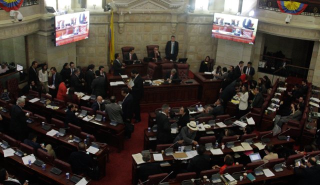 El coordinador ponente, representante Alejandro Carlos Chacón, informó que en total se registraron cerca de 500 nuevas proposiciones de modificación o nuevos artículos al proyecto. Colprensa