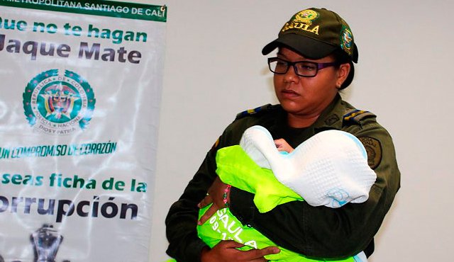 La bebé que había sido raptada en el centro de Cali fue rescatada por la Policía en el barrio Mariano Ramos, suroriente de la ciudad. El País