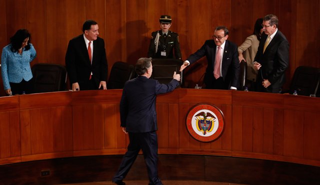 La corte constitucional se reunirá el lunes nuevamente para estudiar la ponencia en la que se pide avalar el ‘fast track’, pero si hay refrendación popular. Colprensa
