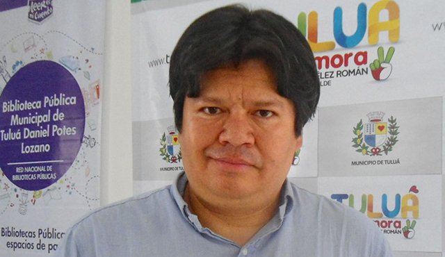El libro sale oficialmente al mercado editorial colombiano esta semana. Es la primera novela de Andrés Mauricio Muñoz, conocido por sus obras de cuentos, con las que ha ganado varios premios. Tomada de Internet