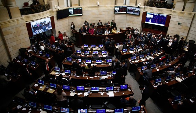A partir de hoy, el congreso de la república podrá comenzar a estudiar mediante el procedimiento legislativo especial los proyectos que presente el Gobierno para implementar lo acordado con las Farc. Colprensa