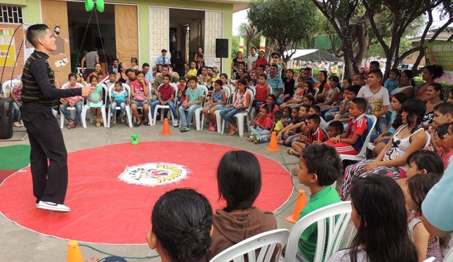 Los pequeños también recibieron regalos. Cortesía