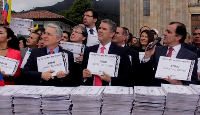 Buscan defender el derecho fundamental de participación política de los colombianos que rechazaron los acuerdos. Archivo