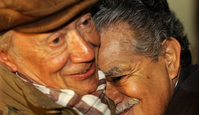 El fallecido Pepe Sánchez creador de la comedia ‘Don Chinche’, junto a Hector Ulloa su protagonista. Colprensa