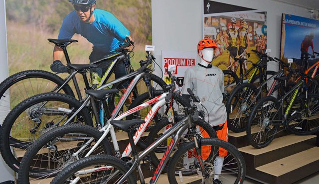 Las bicicletas con un valor superior a $1,5 millones tendrán que pagar IVA de 19%, mientras que las de valor más bajo tendrán una carga impositiva de 5%. Archivo