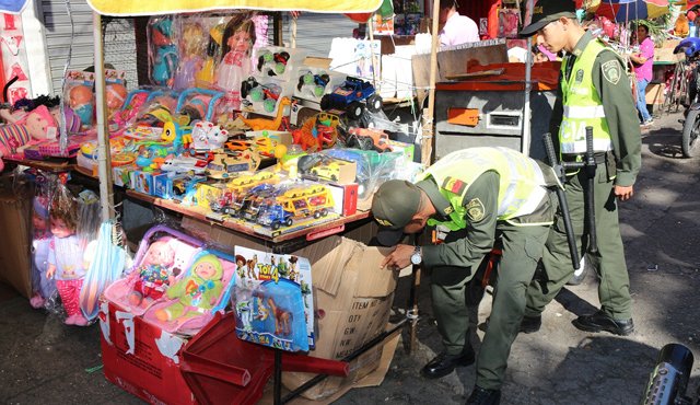 La Policía invitó a la población a ser parte de la campaña ‘Apaga la pólvora, enciende las sonrisas’. Policía Nacional