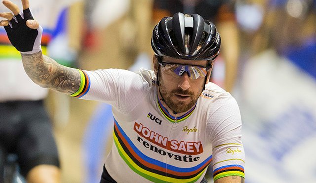 El ciclista británico Bradley Wiggins, decidió ponerle fin a su carrera deportiva luego de 20 años de estar pedaleando. AP