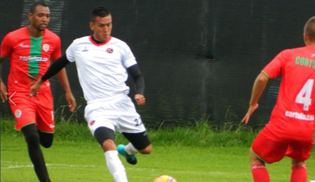 El Cúcuta Deportivo que este año andará como judío errante, continúa haciendo la pretemporada en Cajicá, Cundinamarca. Los motilones afrontarán el Torneo de ascenso en el estadio Héctor ‘El Zipa’ González de Zipaquirá.
Cortesía