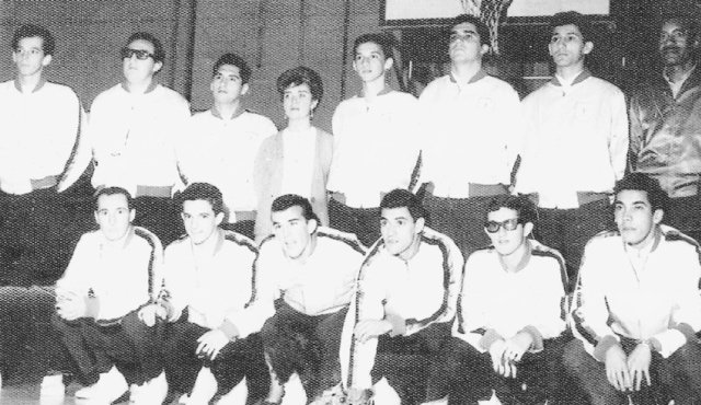 Homenaje al ‘Pollo’ González. La Opinión
