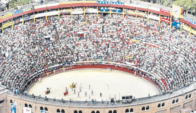 La plaza de toros la Santamaría de Bogotá se vestirá hoy con sus mejores galas para dar apertura a la temporada 2017 tras casi cinco años de tener sus puertas cerradas. Colprensa
