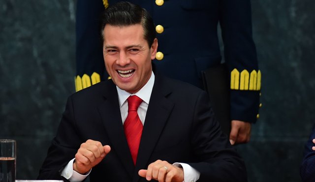 El presidente de México, Enrique Peña Nieto, dijo que la vía del diálogo es la mejor opción y no debe ser agresiva ni displicente hacia la nueva administración de Estados Unidos. AFP