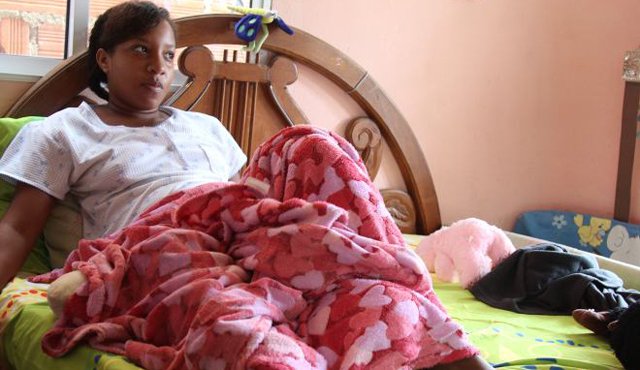Dary Luz Ruiz asegura que su marido la atacó con una navaja, causándole doce heridas. Pasó en el barrio Boston. Dary Luz Ruiz asegura que su marido la atacó con una navaja, causándole doce heridas. Colprensa