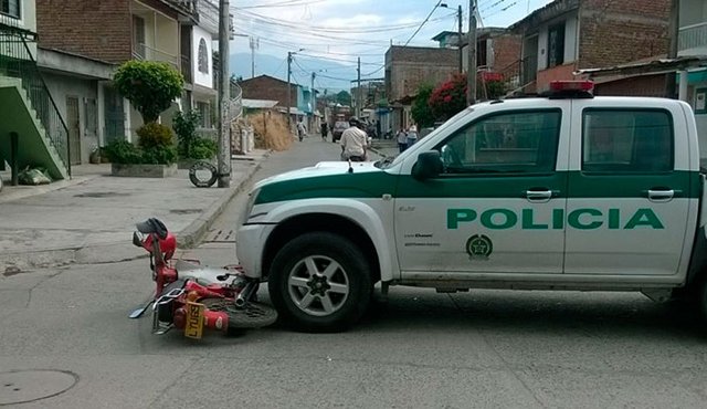 El accidente se presentó en la calle 22 con carrera 1 Oeste del barrio Nuevo Farfán, en la zona occidental de Tuluá. Colprensa