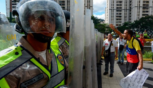 Uno de los objetivos de los diputados es plantear una estrategia de sanciones a funcionarios venezolanos corruptos o violadores de derechos humanos. AFP